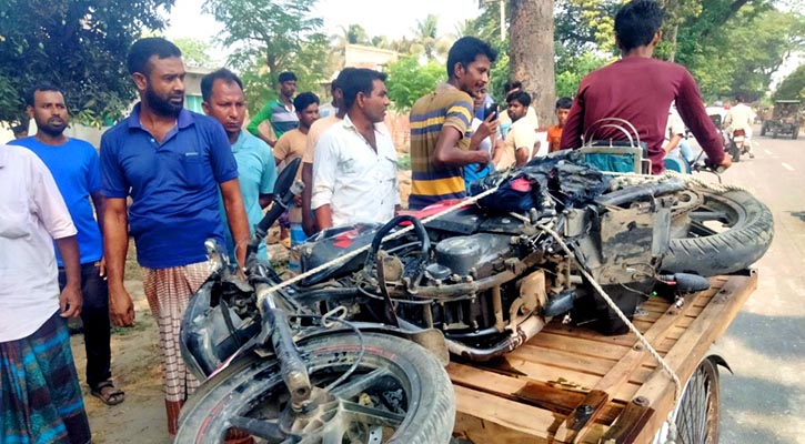 বাইকারকে চাপা দিয়ে ছেঁচড়ে নিয়ে গেল বাস